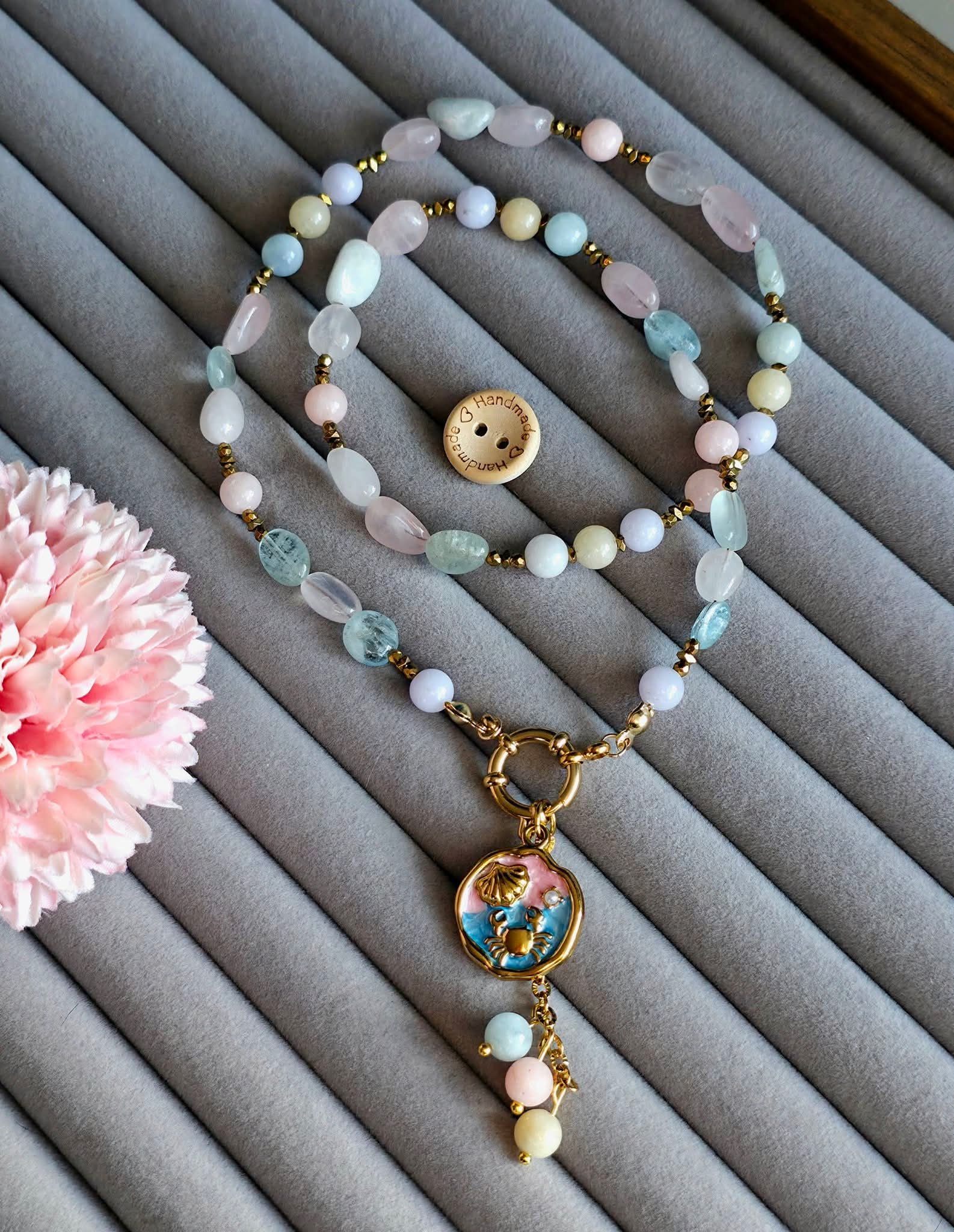 Morganite Necklace with Crab Charm - obrazek 3